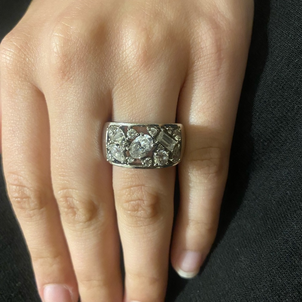 Elegant Silver Women's Ring